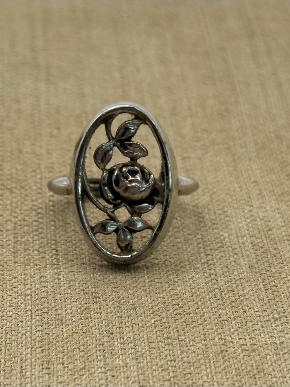 Avon Floral Oval Ring - Silver Rose Design